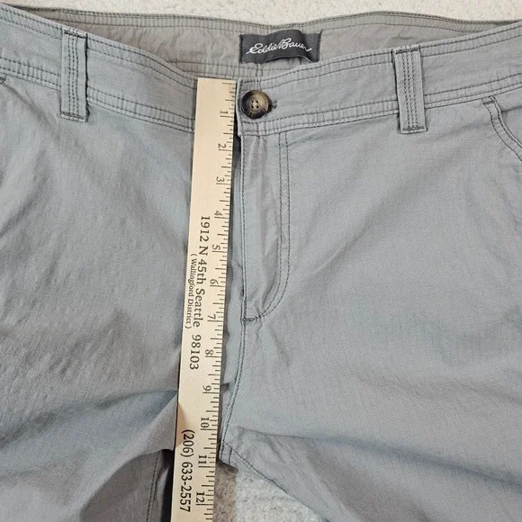 Eddie Bauer Womens 18 Gray Cargo Capri Pants Ripstop Stretch Hiking Crop Pants - Picture 6 of 13